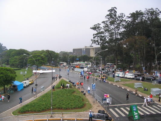 Av. Pedro Álvares Cabral (no dia da Corrida Pão de Açúcar) - São Paulo, SP - set/2005