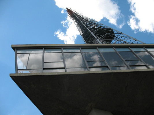 Torre de TV (vista da feira) - Brasília, DF - mai/2008